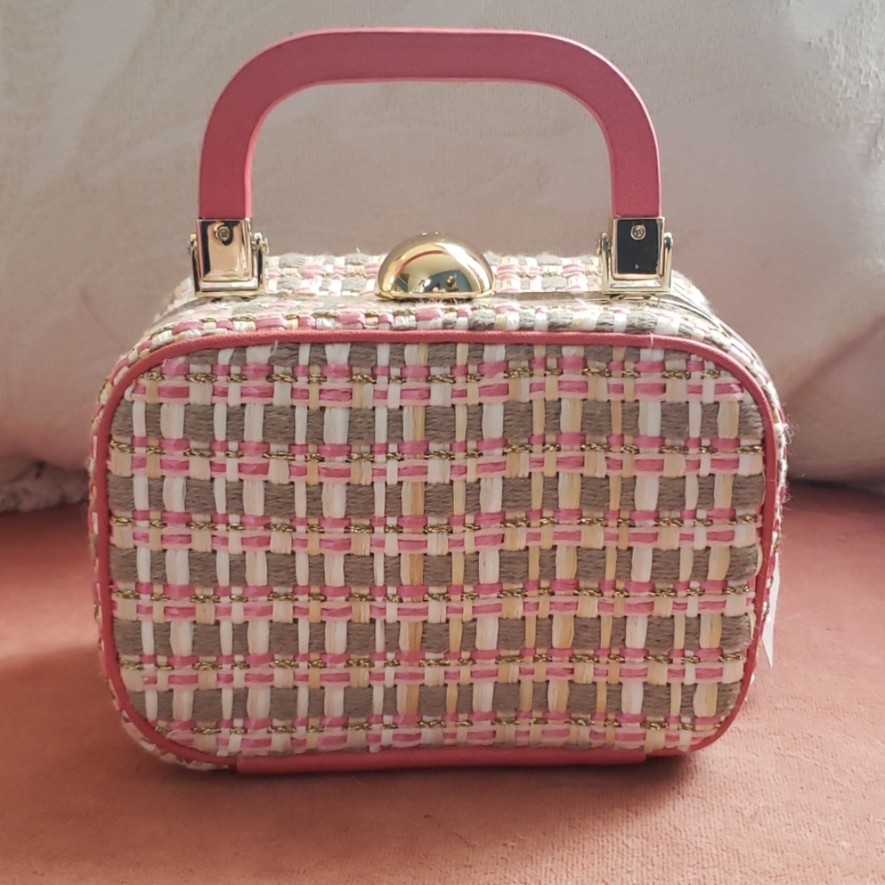 Classic Kate Spade Cape May Paulene RARE 7in L 4in w x  4 in D. 4 in handle.